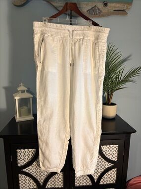 Athleta White Ankle Cargo Joggers